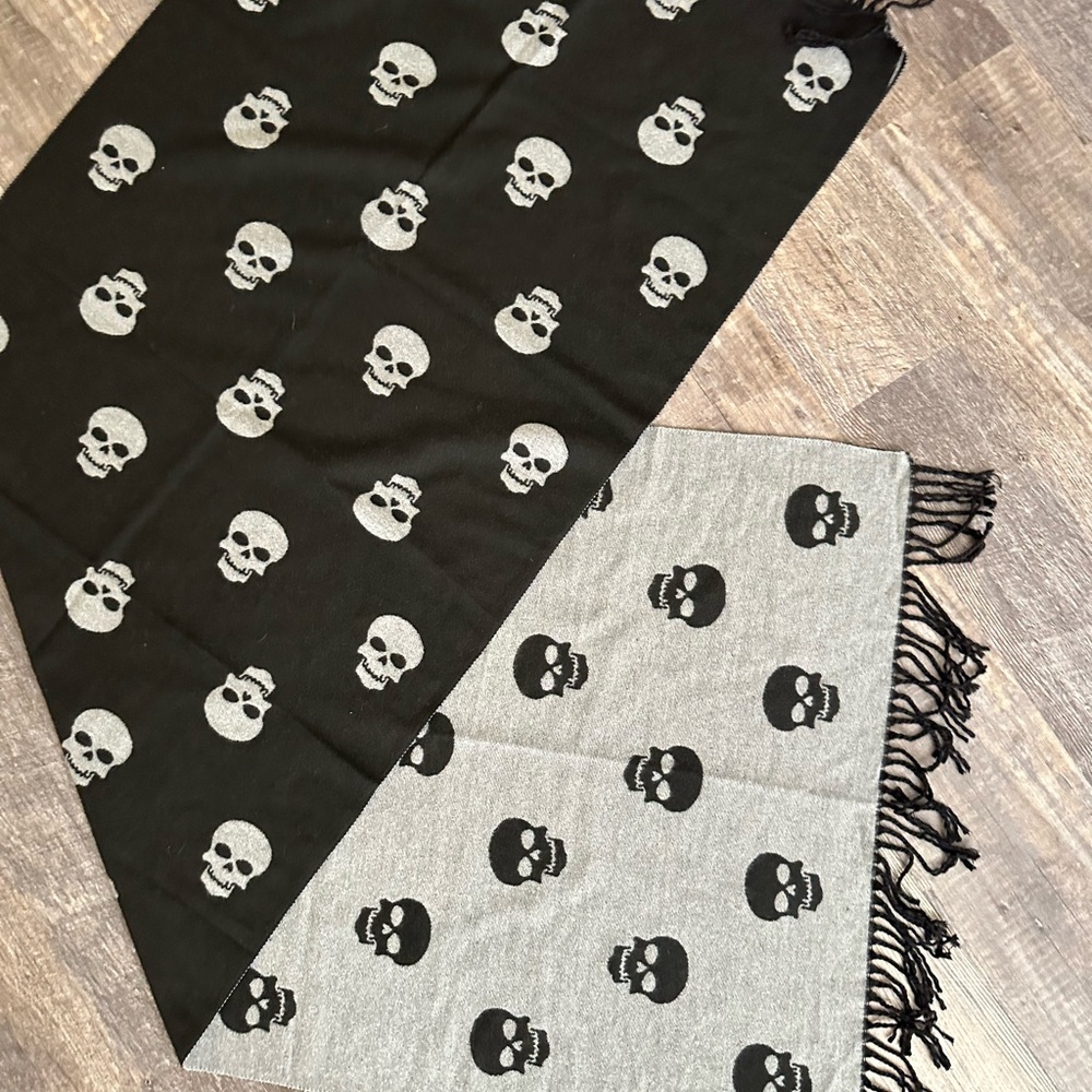 Cashmere Black and Gray Skull Pattern Scarf - Picture 2 of 7